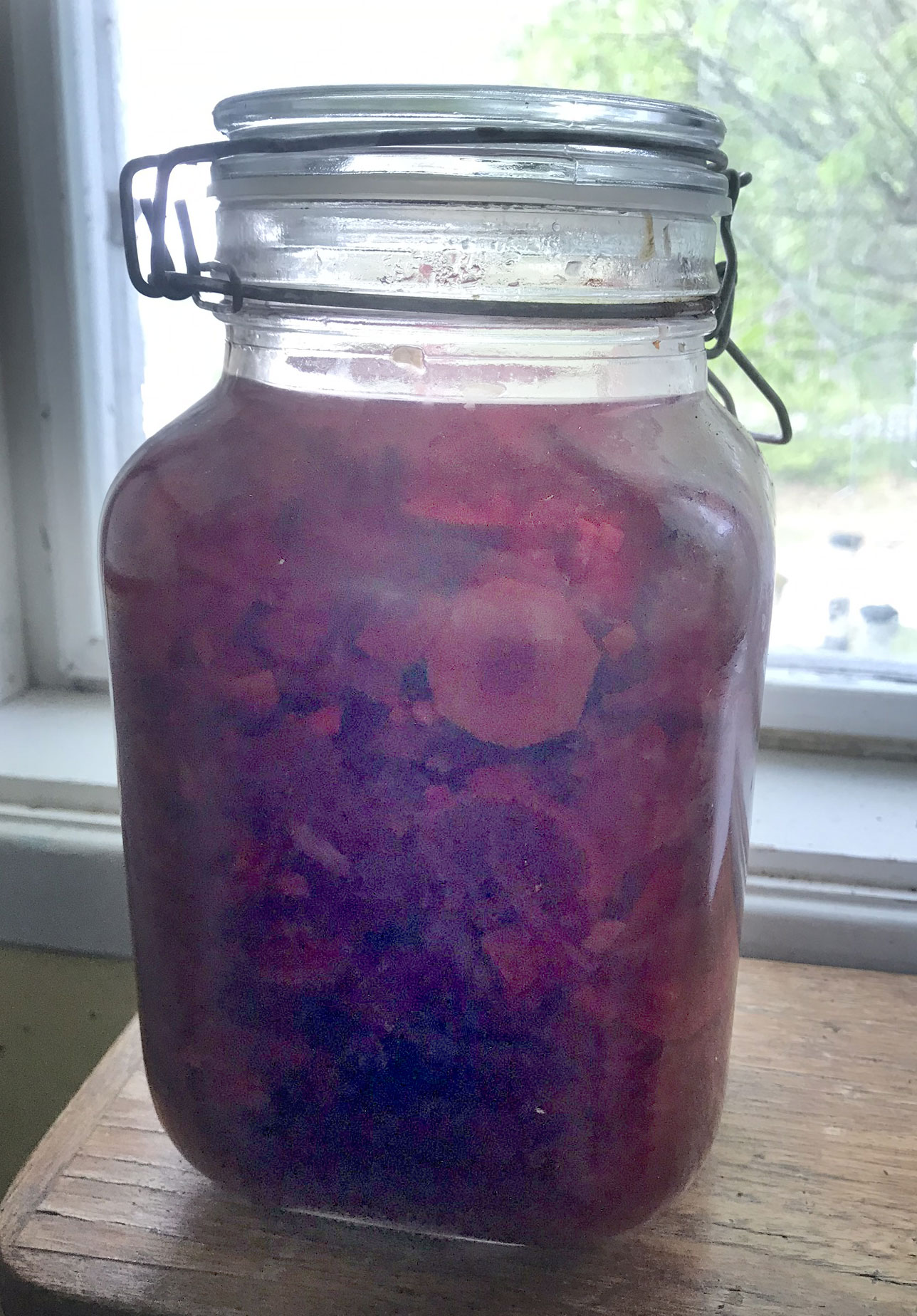 kimchi med rödbetor i