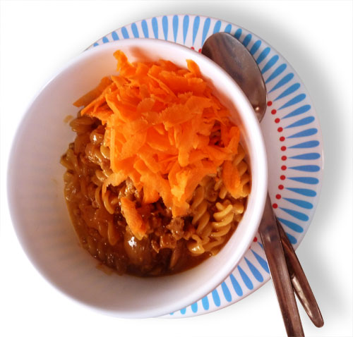 pasta med k&ouml;ttf&auml;rss&aring;s